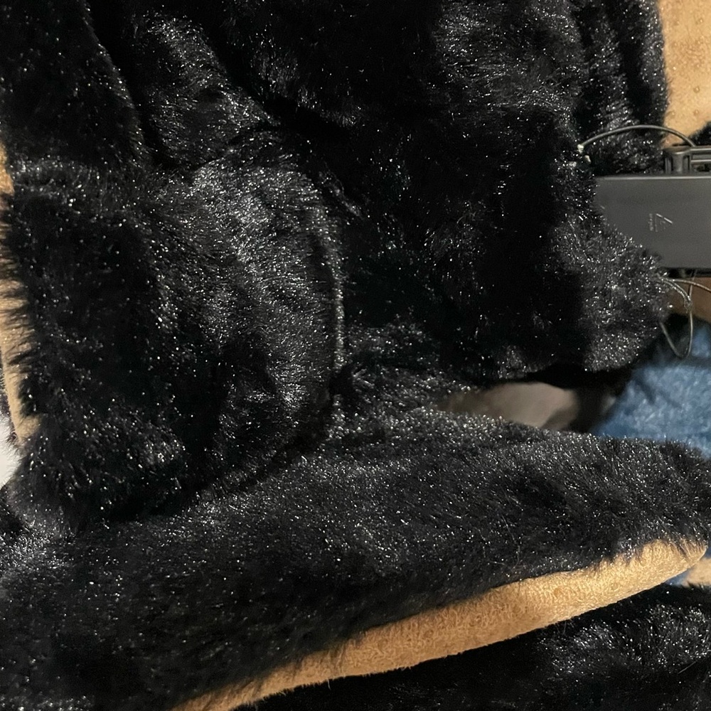 S L XL - New Adorable Black Fuzzy Slippers - Picture 7 of 11
